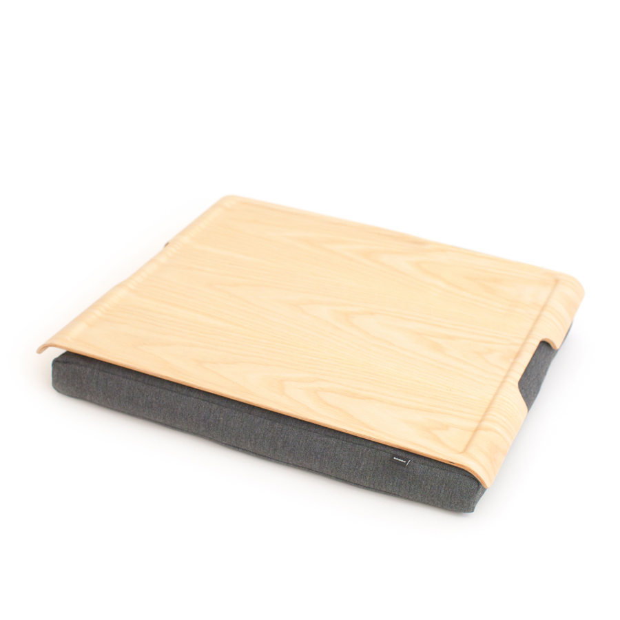 Laptray Anti-Slip. Large - Ash wood / Salt & Pepper Gray cushion. 46x38x6,5 cm. Ash (CO USA, Fraxinus) /Cotton mix.