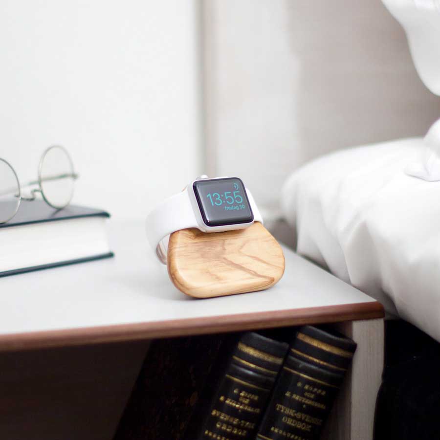 Bosign Apple Watch Charging Station - Tetra Nightstand - 6x6x8 cm. (Olea Europaea Ssp. Africana). Solid Olive Wood, Italy (oiled) - 1
