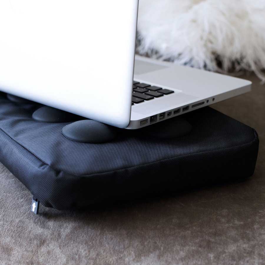Surfpillow Hitech for laptop - Black/Black. 37x27x6 cm. Polyester, silicone - 2