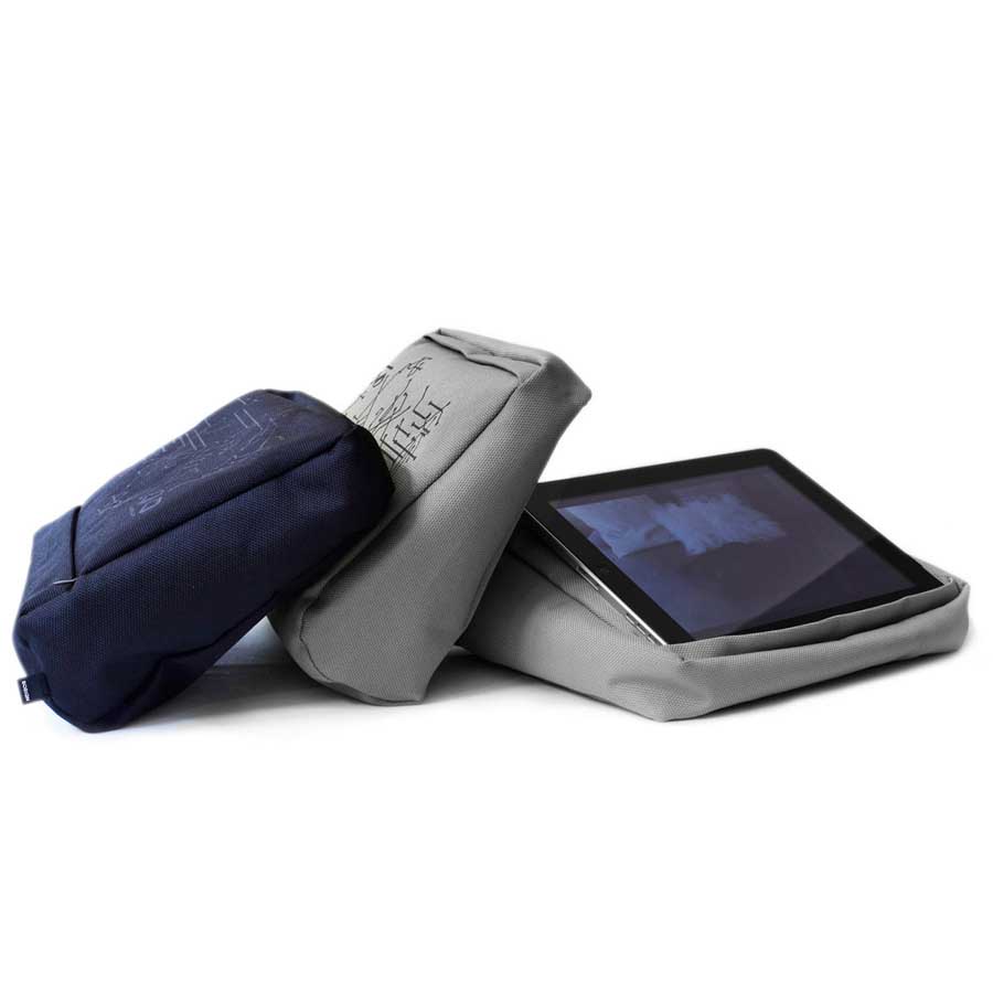 Tabletpillow Hitech for iPad / tablet PC Black / Black. Polyester, silicone