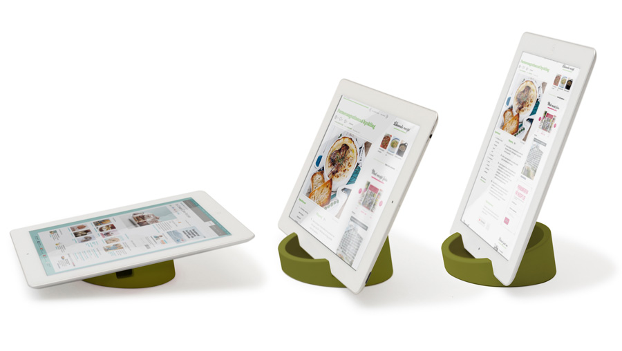 Kitchen Tablet Stand. Cookbook stand for iPad/tablet PC - Green. ø11,4 cm, 4,5 cm high. Silicone - 2