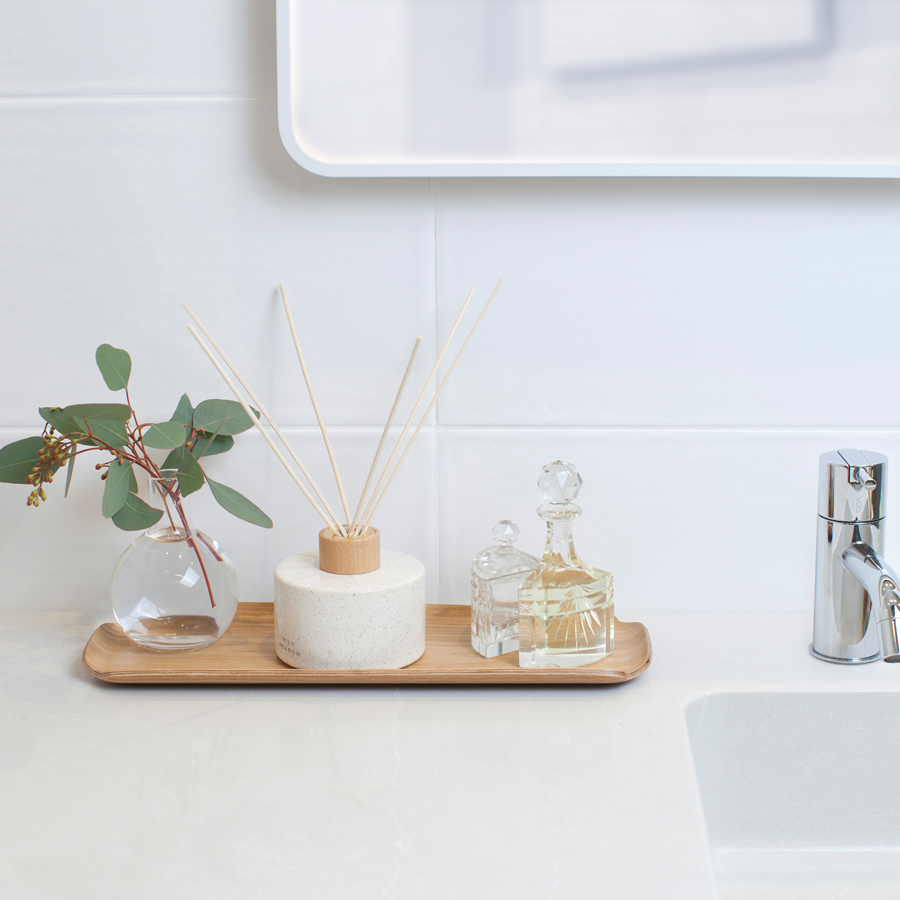 Water & Oil Resistant Wood Vanity Organiser for Bathroom. Willow Wood Tray LEAF. - Willow wood. Satin matt finish. 33x11,5x1,5 cm. Willow (Fraxinus mandschurica). - 4