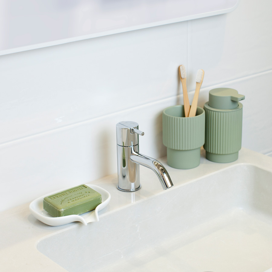 Porcelain Soap Saver Dish with Draining Spout - White. 13,5x10,5x2,5 cm. Porcelain - 2