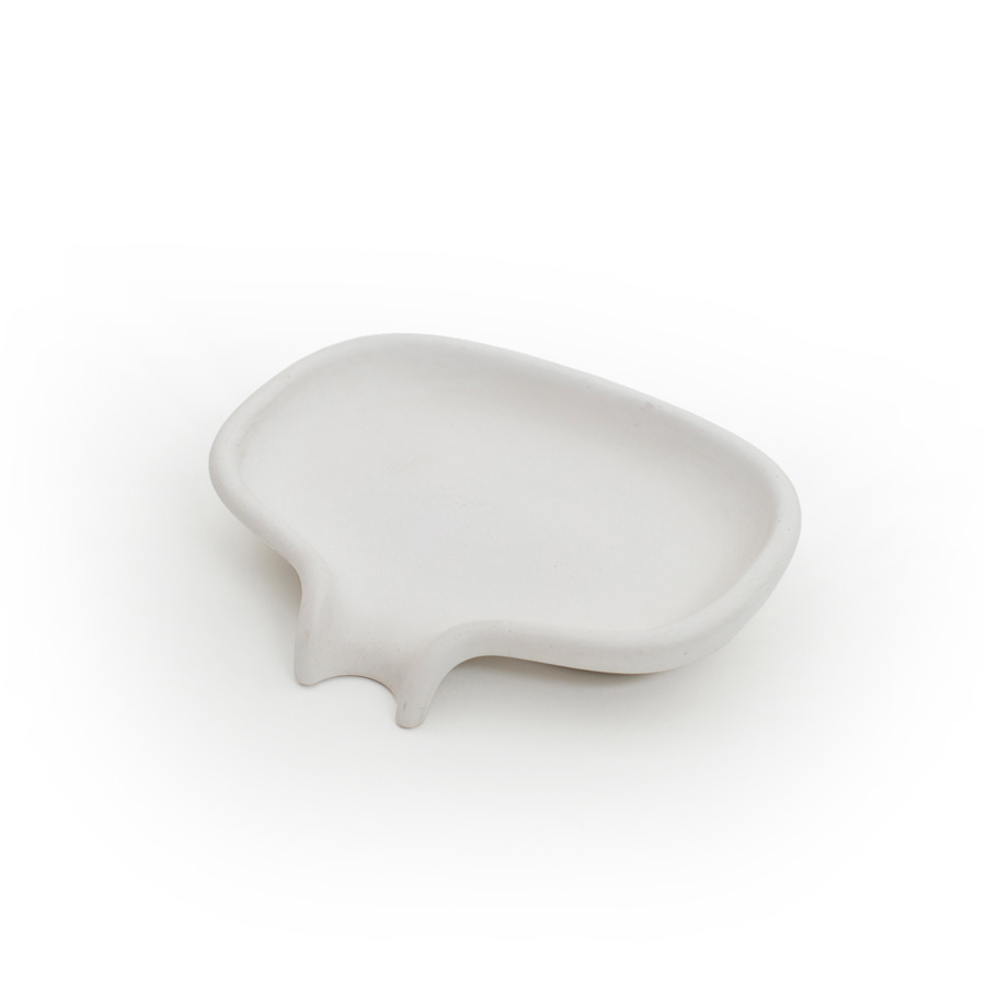 Concrete Soap Saver Dish with Draining Spout - White. 14x11x3 cm. Concrete